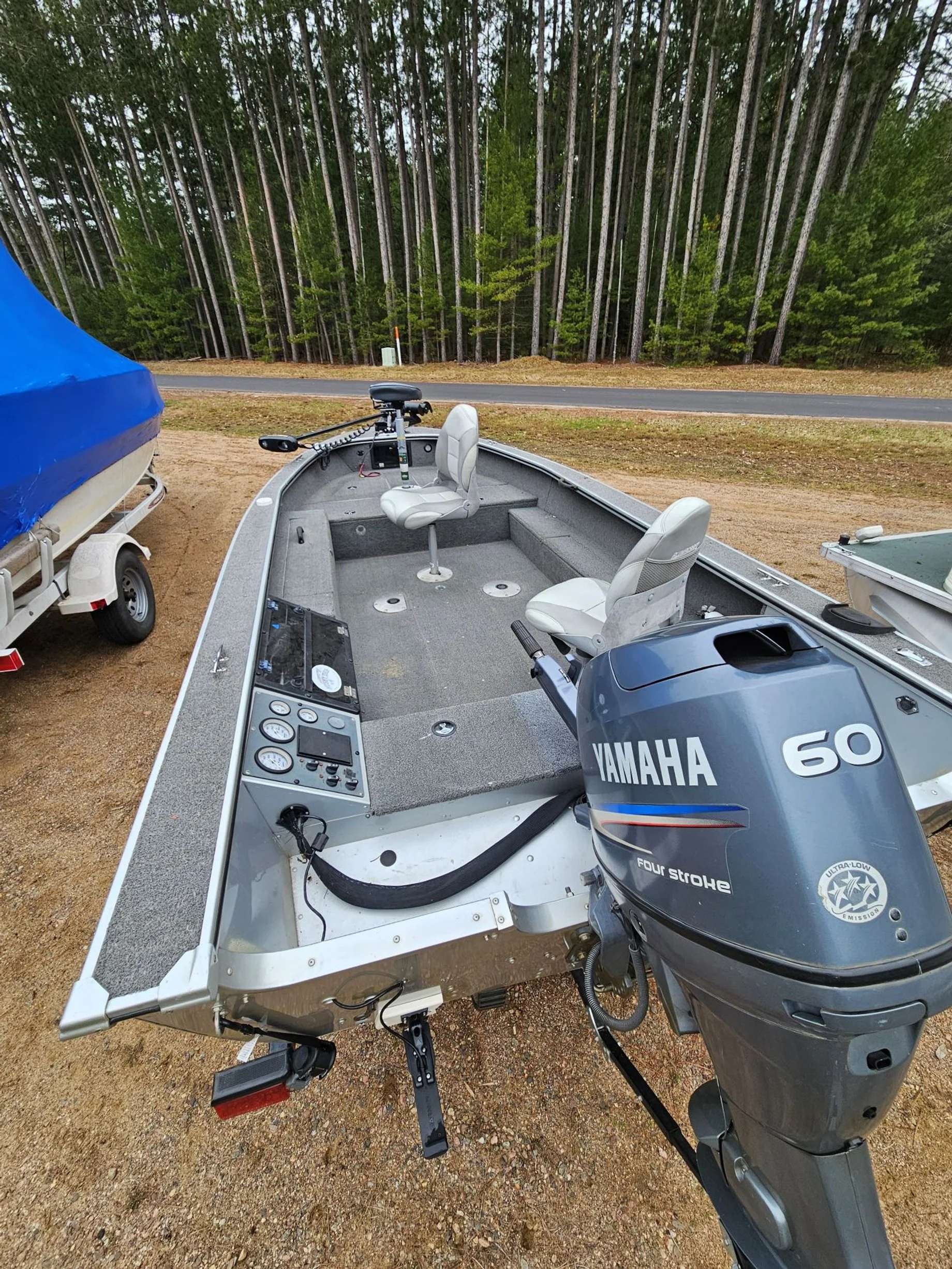 SOLD - 2004 Alumacraft Magnum 165 Fishing Boat — Premier